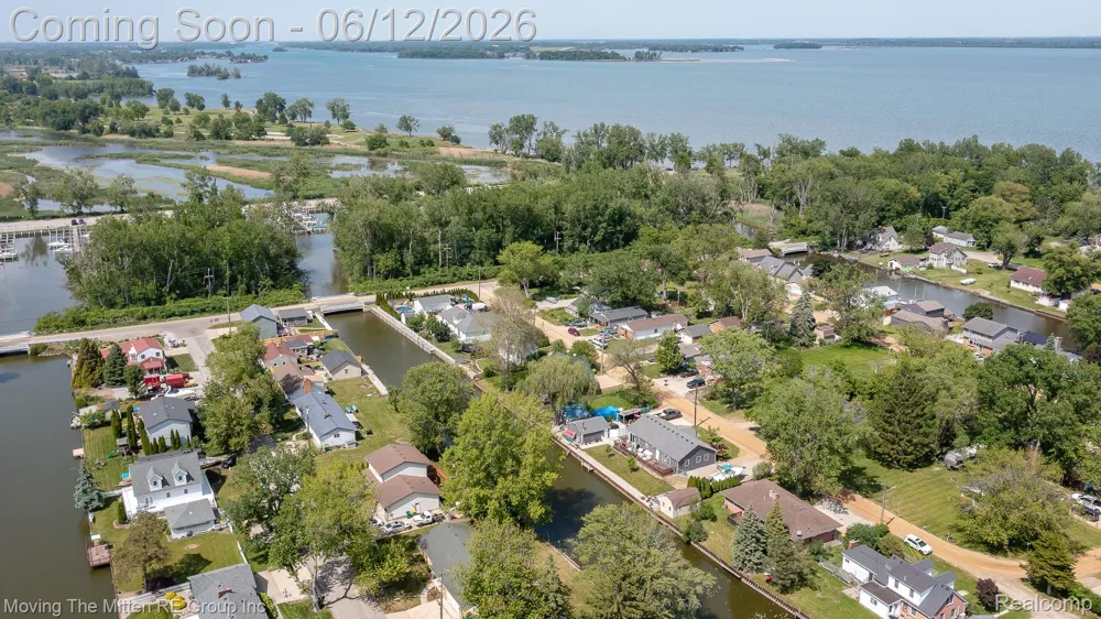 35382 Eldon Drive Brownstown Charter Township, MI 48173
