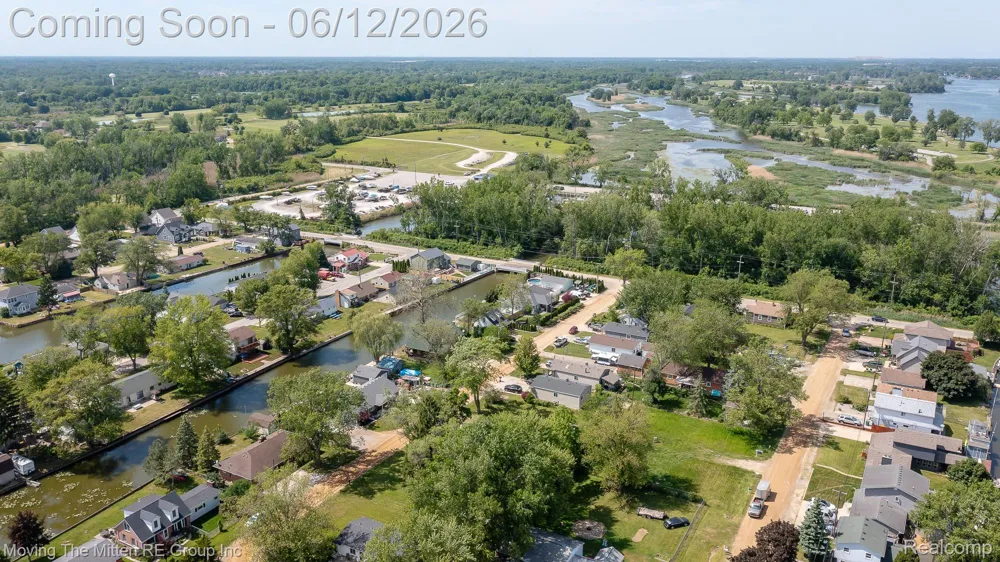 35382 Eldon Drive Brownstown Charter Township, MI 48173