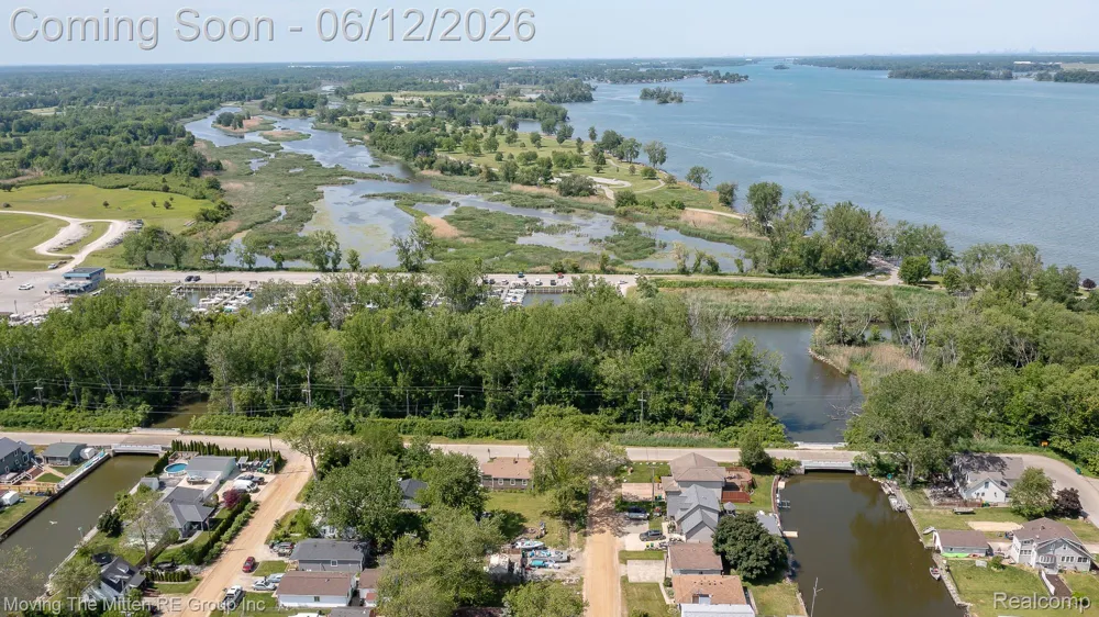 35382 Eldon Drive Brownstown Charter Township, MI 48173