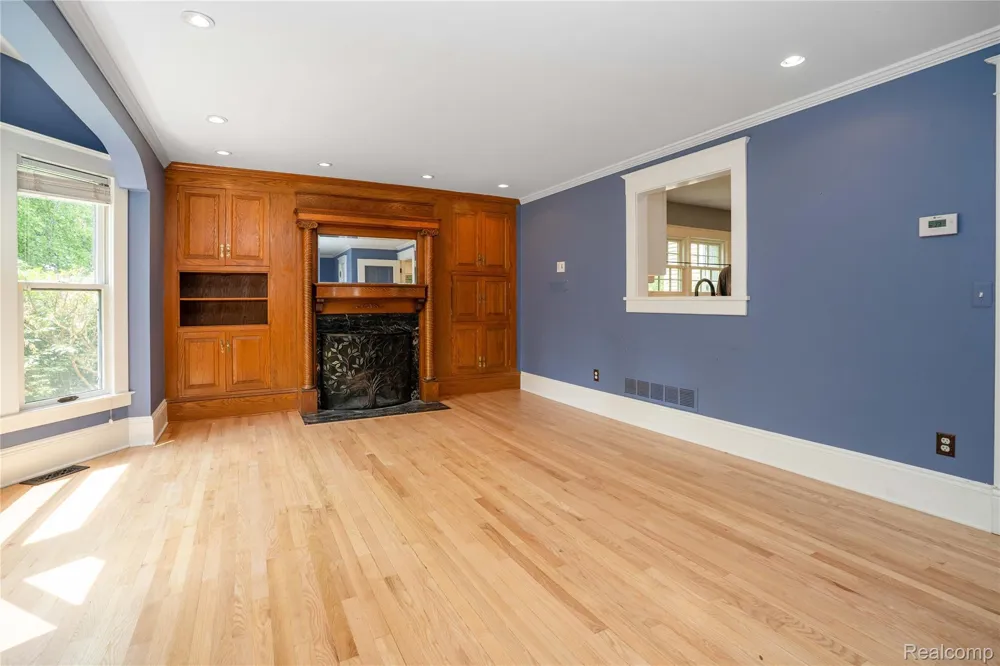 549 W Dunlap Street Northville City, MI 48167