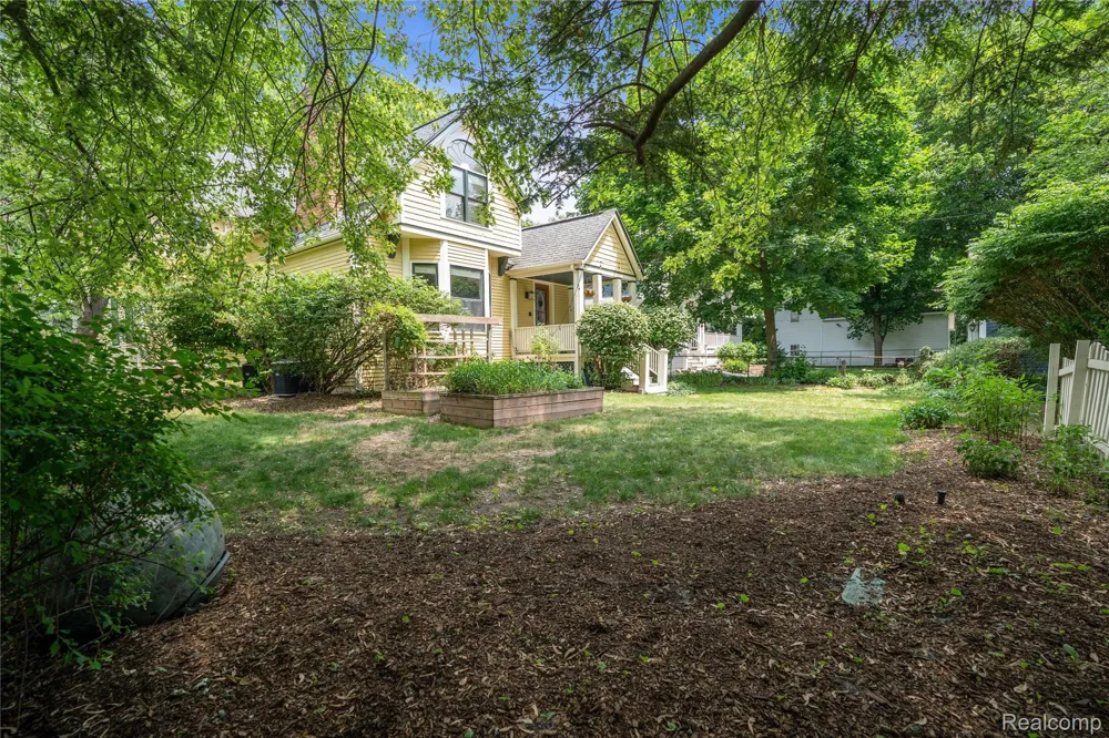 549 W Dunlap Street Northville City, MI 48167