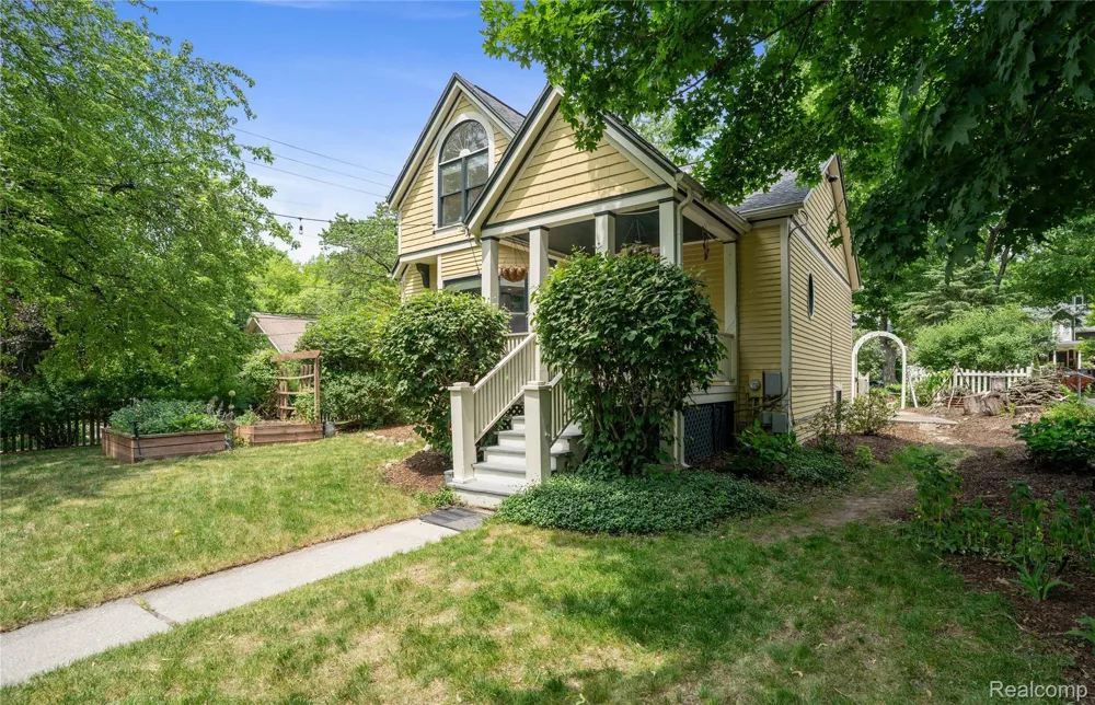 549 W Dunlap Street Northville City, MI 48167