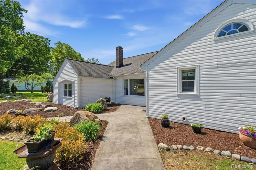 68991 Mound Road Washington Township, MI 48095