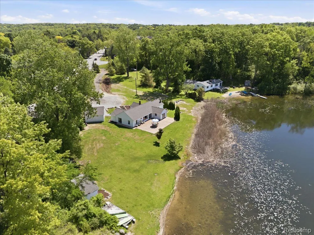 68991 Mound Road Washington Township, MI 48095