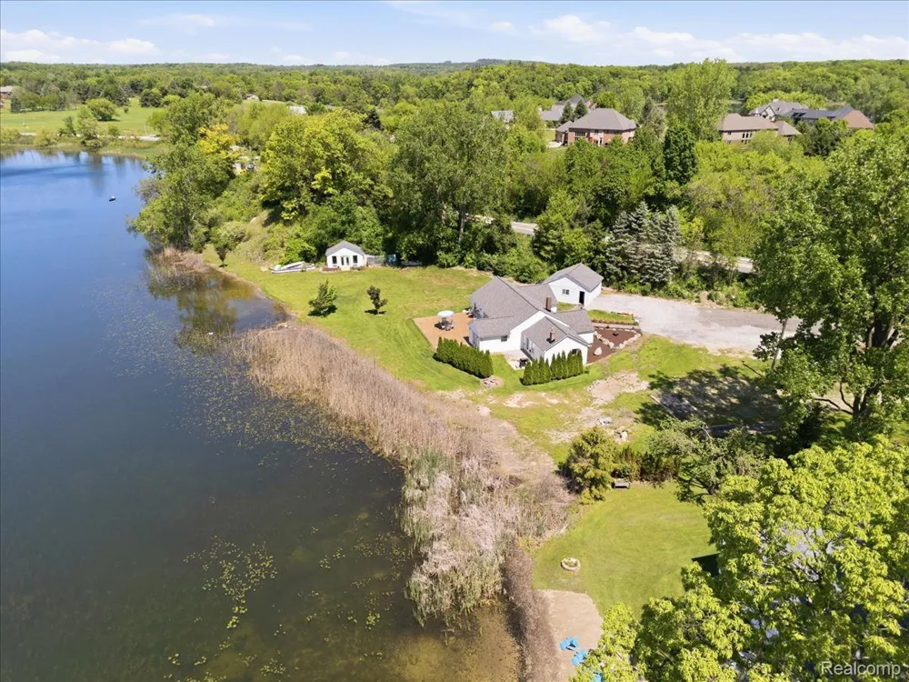 68991 Mound Road Washington Township, MI 48095