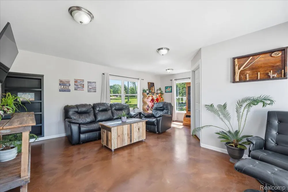 68991 Mound Road Washington Township, MI 48095
