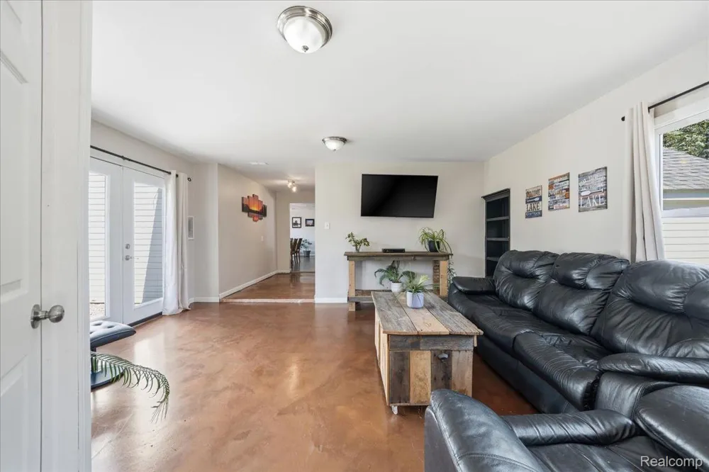 68991 Mound Road Washington Township, MI 48095
