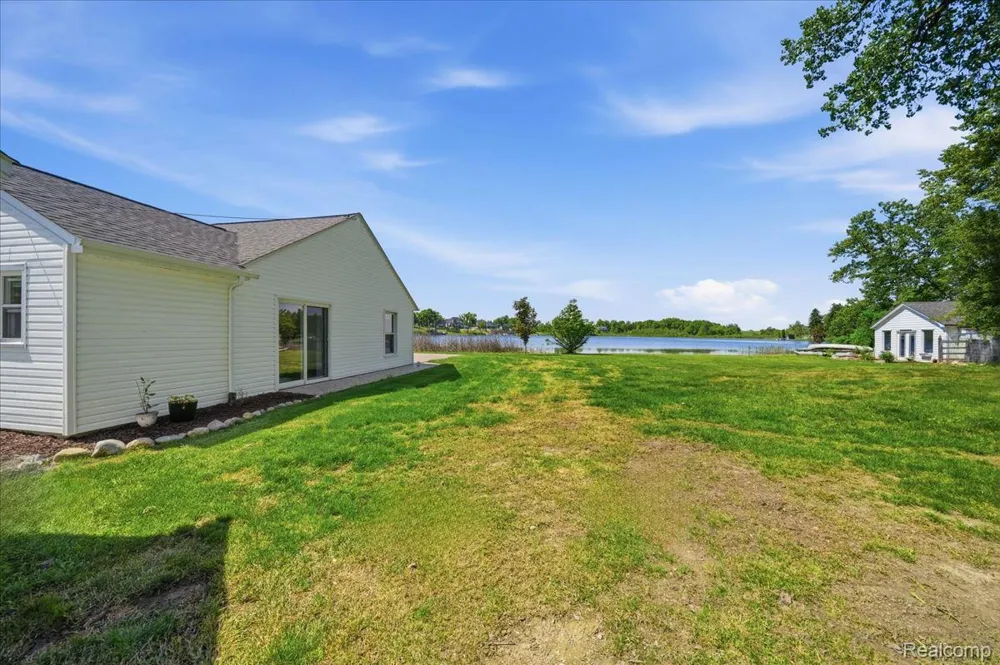68991 Mound Road Washington Township, MI 48095
