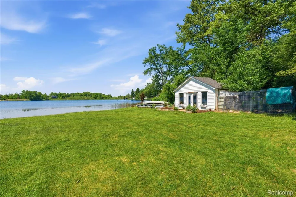 68991 Mound Road Washington Township, MI 48095