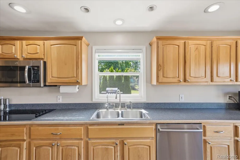 68991 Mound Road Washington Township, MI 48095