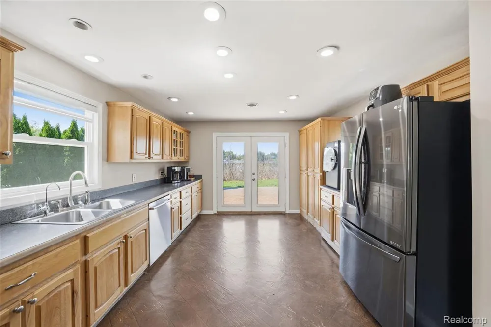 68991 Mound Road Washington Township, MI 48095