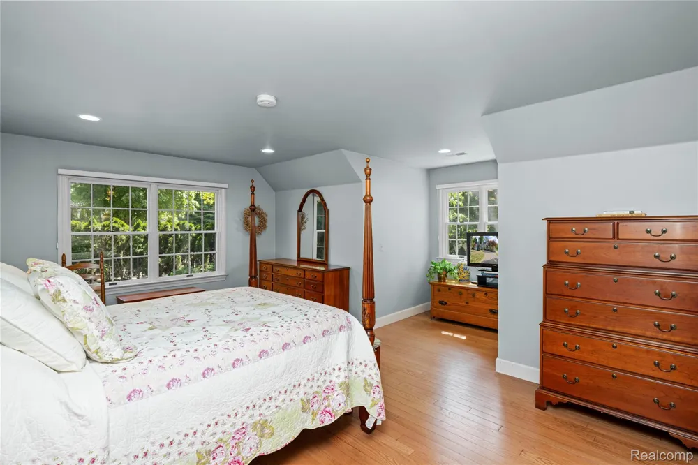 905 Spring Drive Northville Township, MI 48167