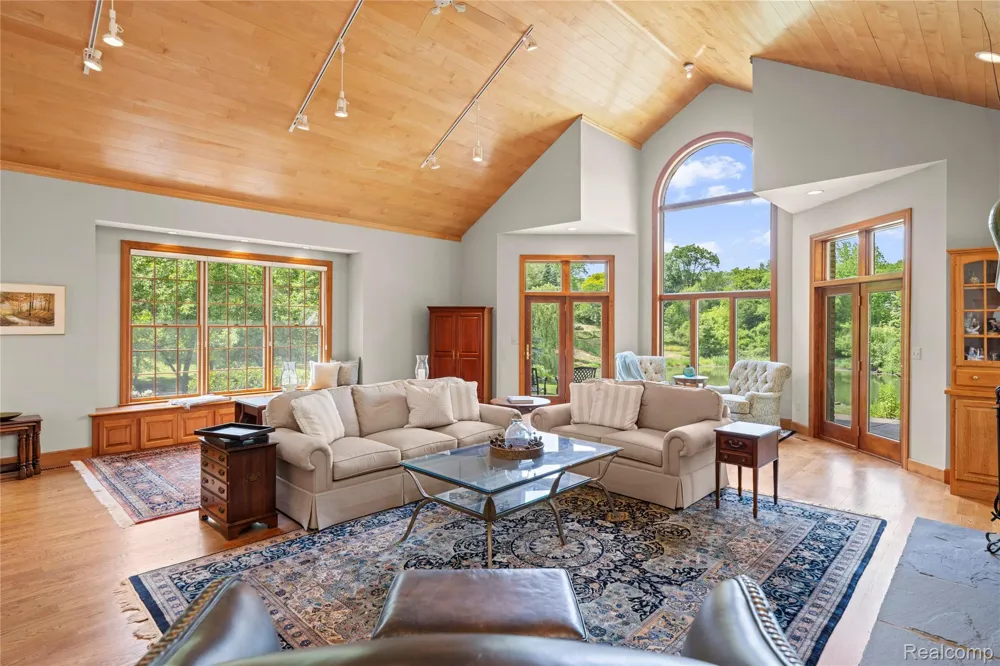 905 Spring Drive Northville Township, MI 48167