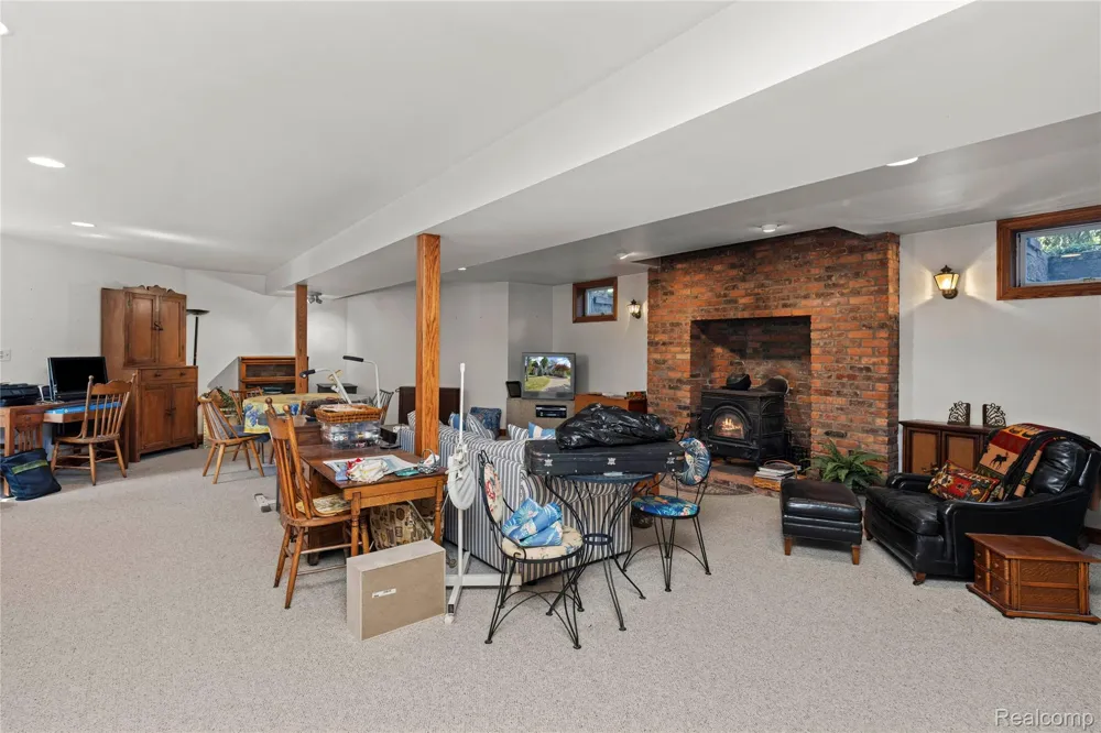905 Spring Drive Northville Township, MI 48167
