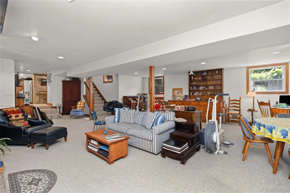 905 Spring Drive Northville Township, MI 48167