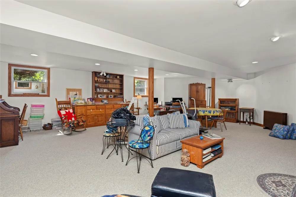 905 Spring Drive Northville Township, MI 48167