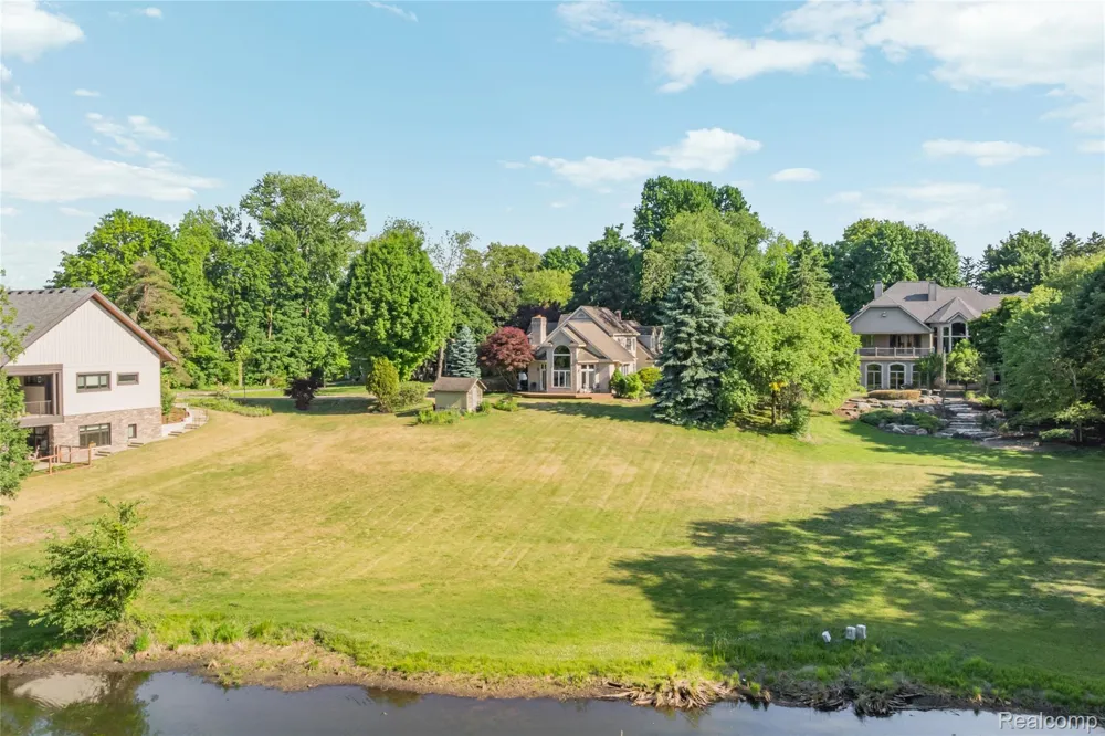 905 Spring Drive Northville Township, MI 48167