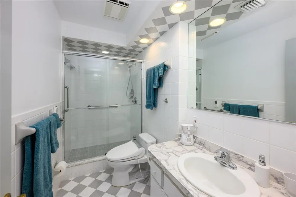 200 SE 11th Street Pompano Beach, FL 33060