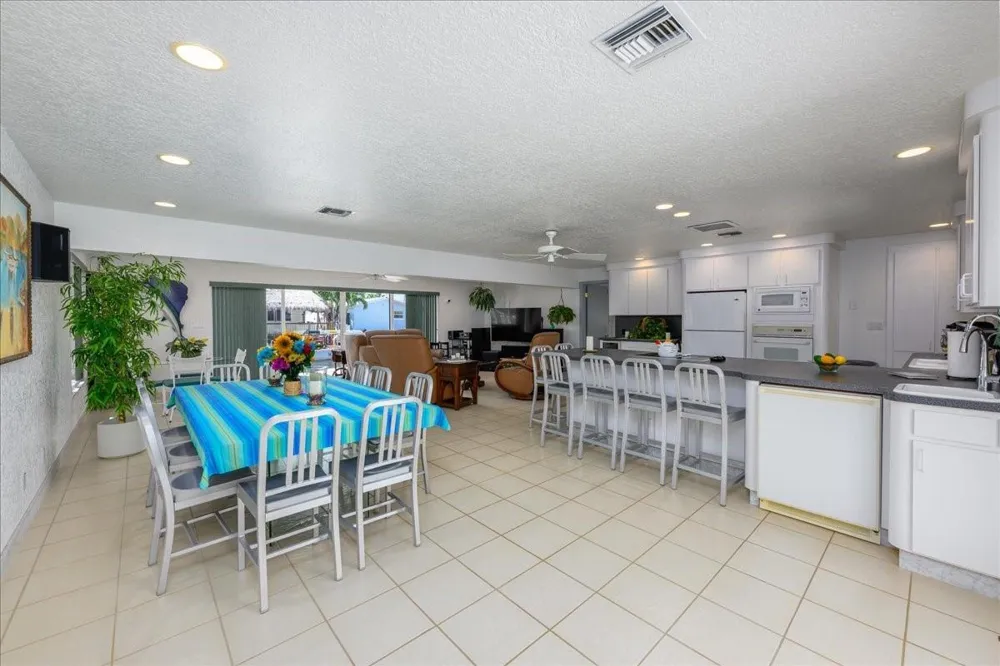 200 SE 11th Street Pompano Beach, FL 33060
