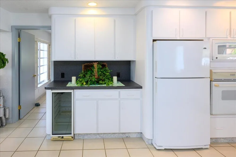 200 SE 11th Street Pompano Beach, FL 33060