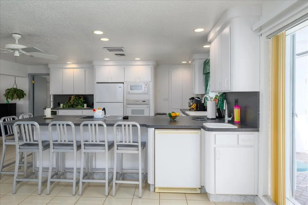 200 SE 11th Street Pompano Beach, FL 33060