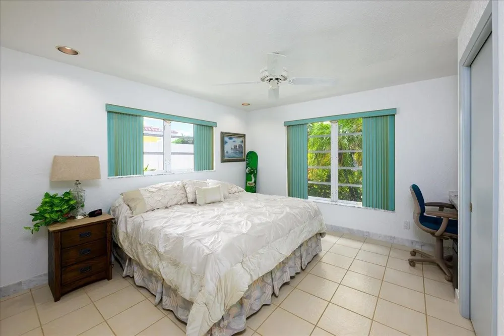 200 SE 11th Street Pompano Beach, FL 33060