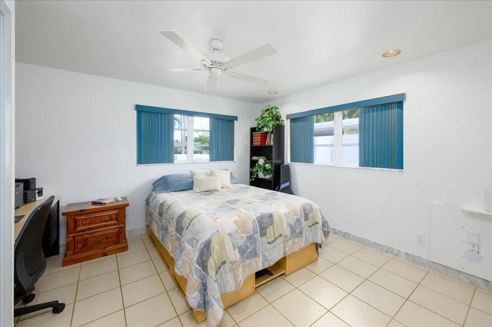 200 SE 11th Street Pompano Beach, FL 33060