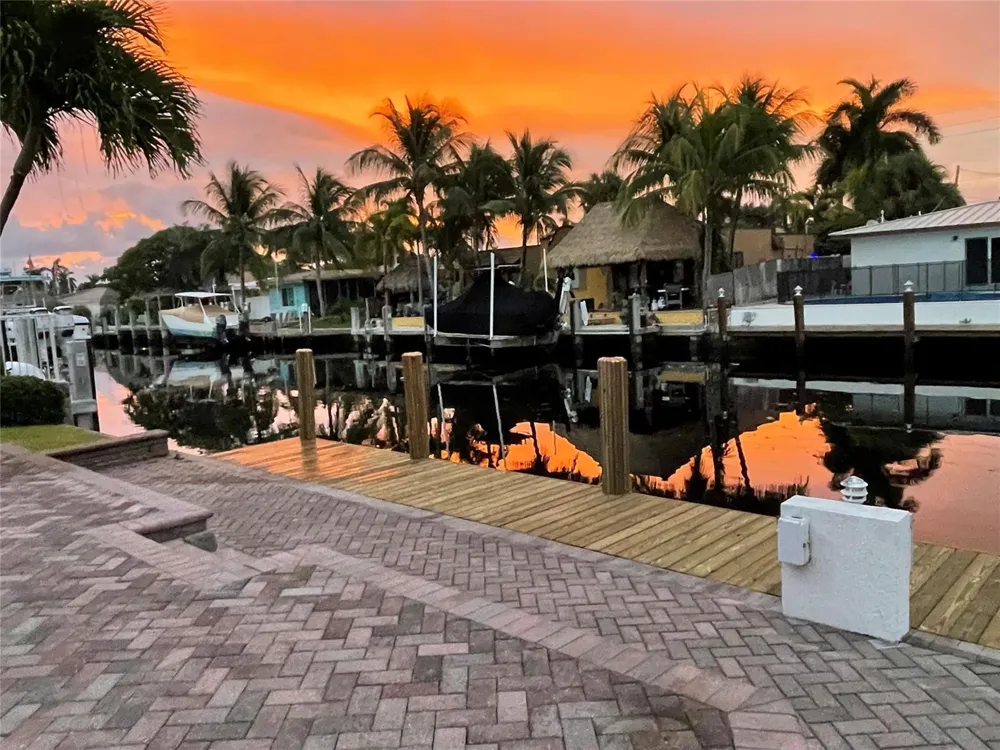 200 SE 11th Street Pompano Beach, FL 33060