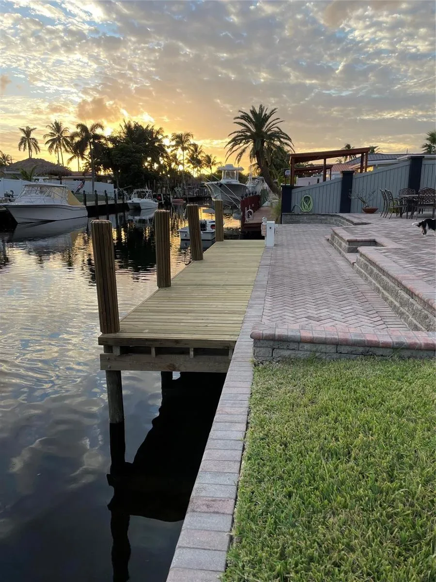200 SE 11th Street Pompano Beach, FL 33060