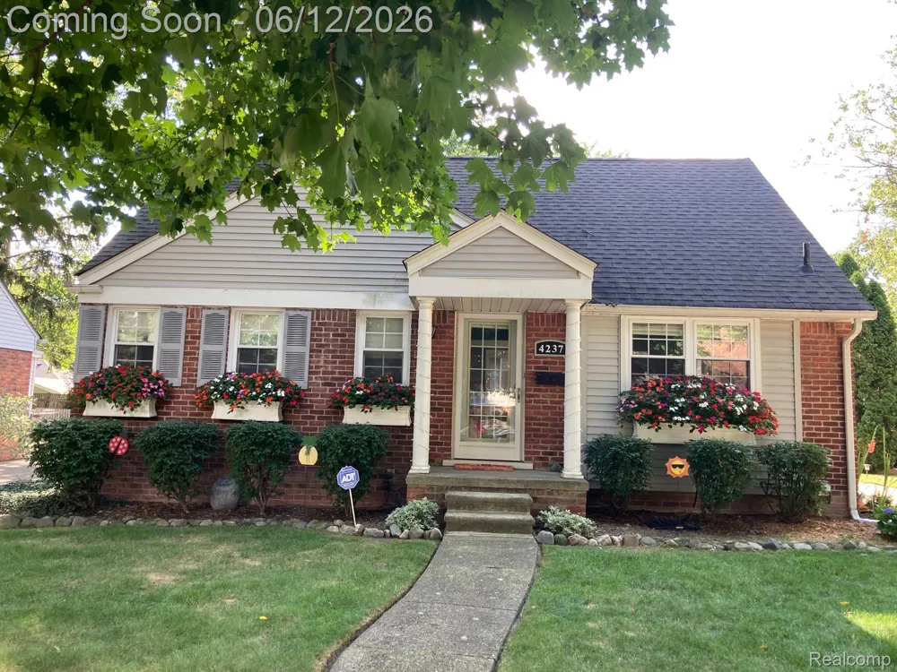 4237 Wakefield Road Berkley City, MI 48072