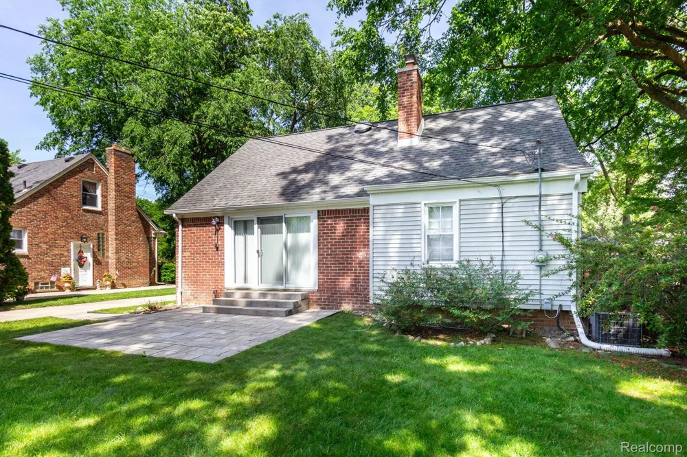 4237 Wakefield Road Berkley City, MI 48072