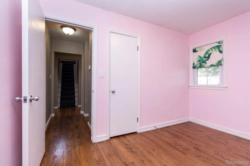 4237 Wakefield Road Berkley City, MI 48072
