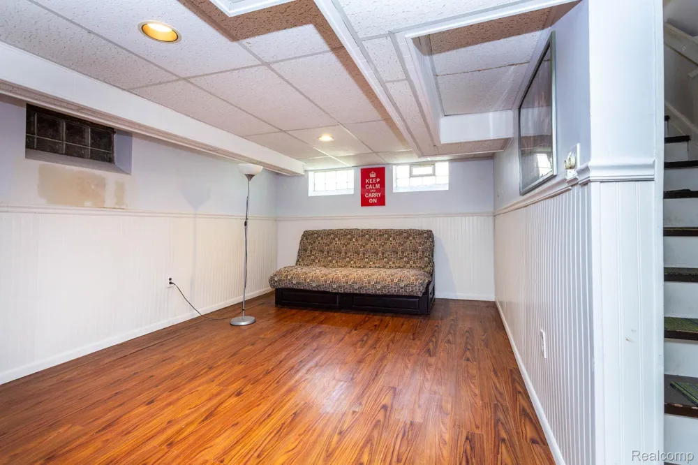4237 Wakefield Road Berkley City, MI 48072