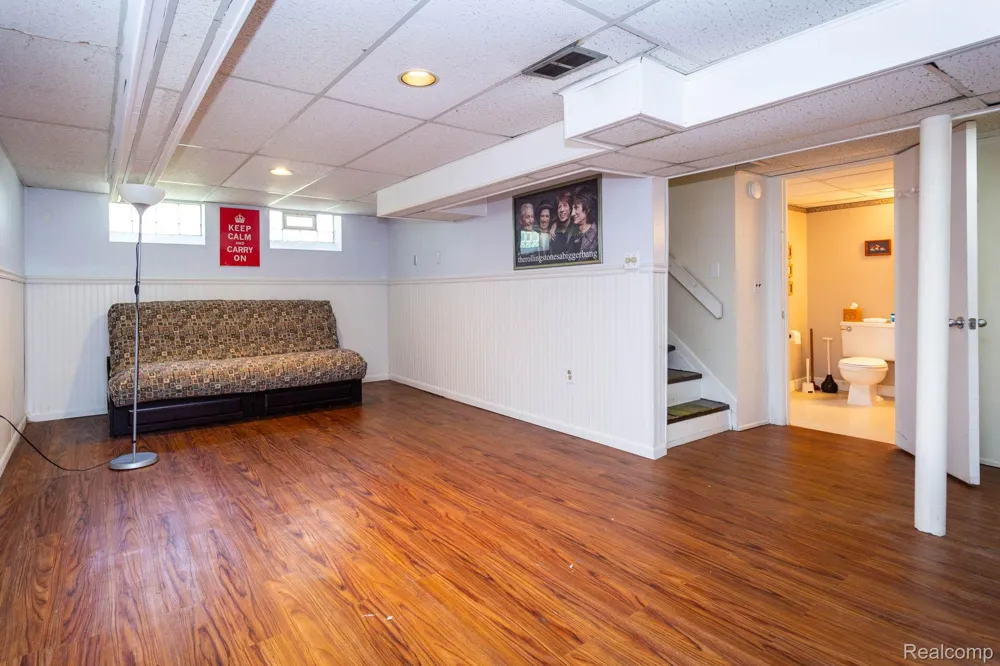 4237 Wakefield Road Berkley City, MI 48072