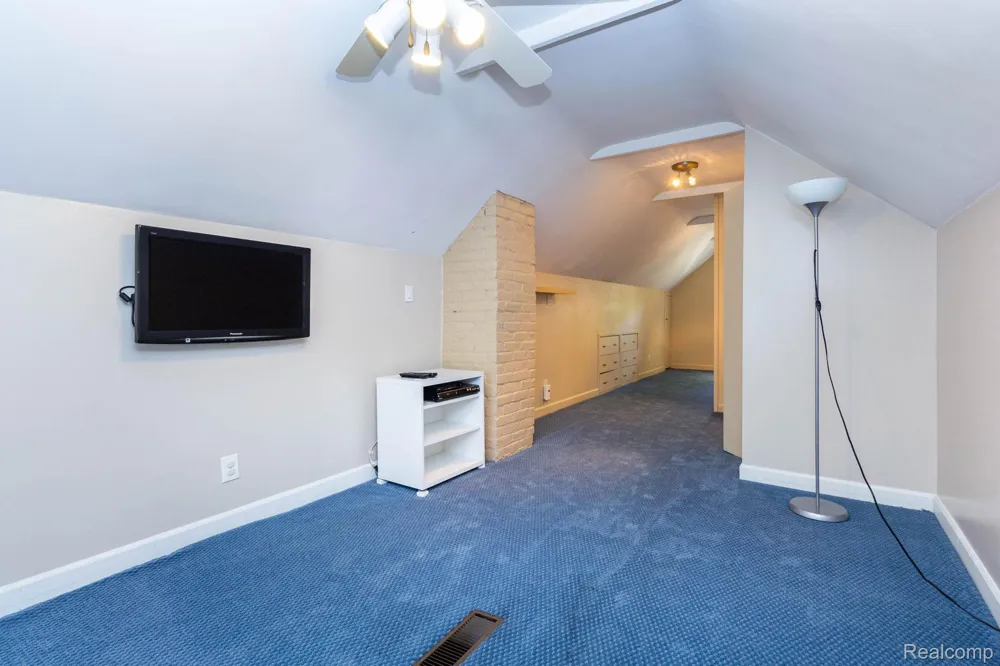 4237 Wakefield Road Berkley City, MI 48072