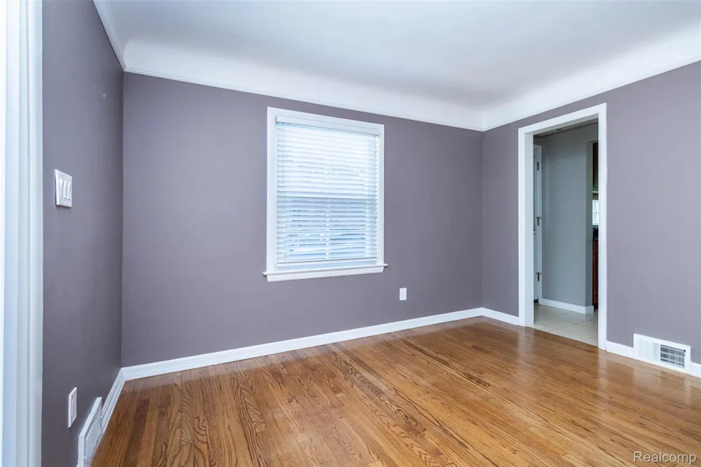 4237 Wakefield Road Berkley City, MI 48072