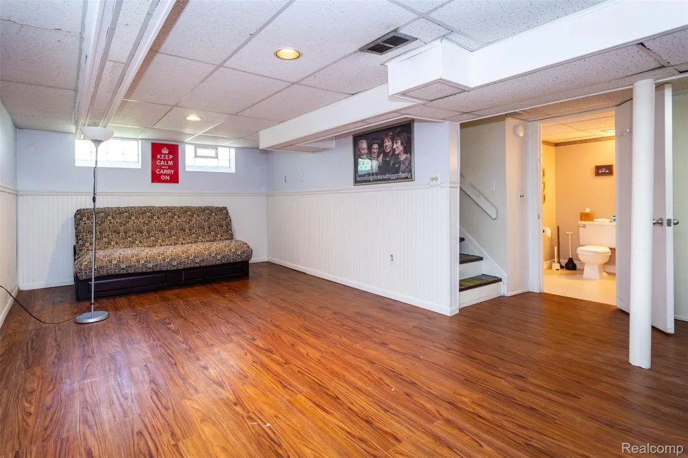 4237 Wakefield Road Berkley City, MI 48072