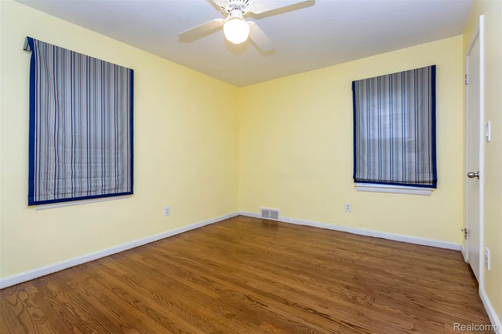4237 Wakefield Road Berkley City, MI 48072