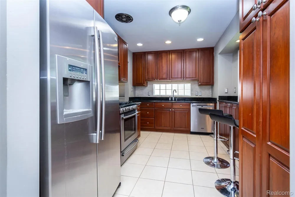 4237 Wakefield Road Berkley City, MI 48072