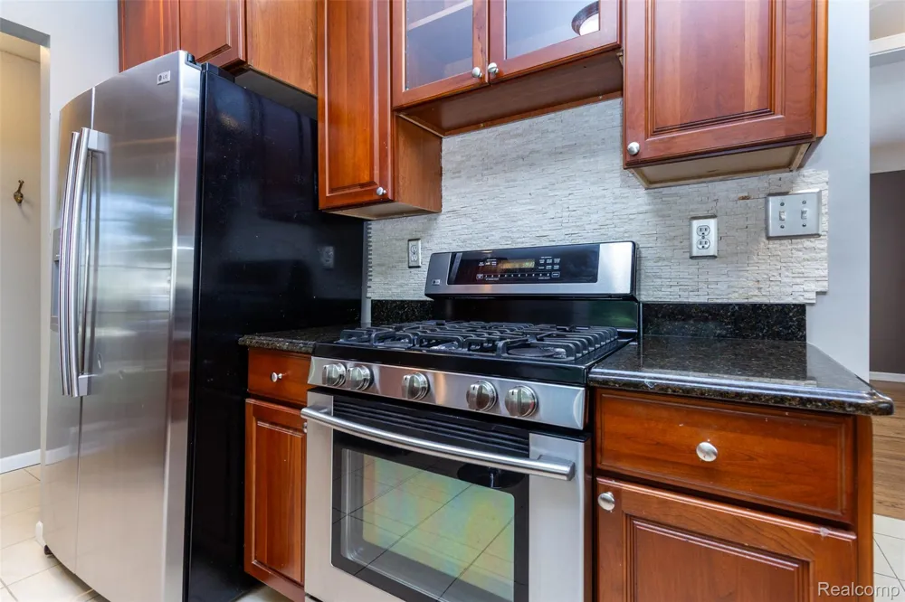 4237 Wakefield Road Berkley City, MI 48072