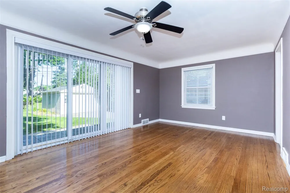 4237 Wakefield Road Berkley City, MI 48072