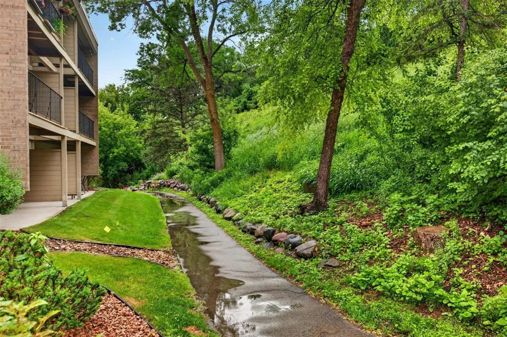 5643 Green Circle Drive #108 Minnetonka, MN 55343