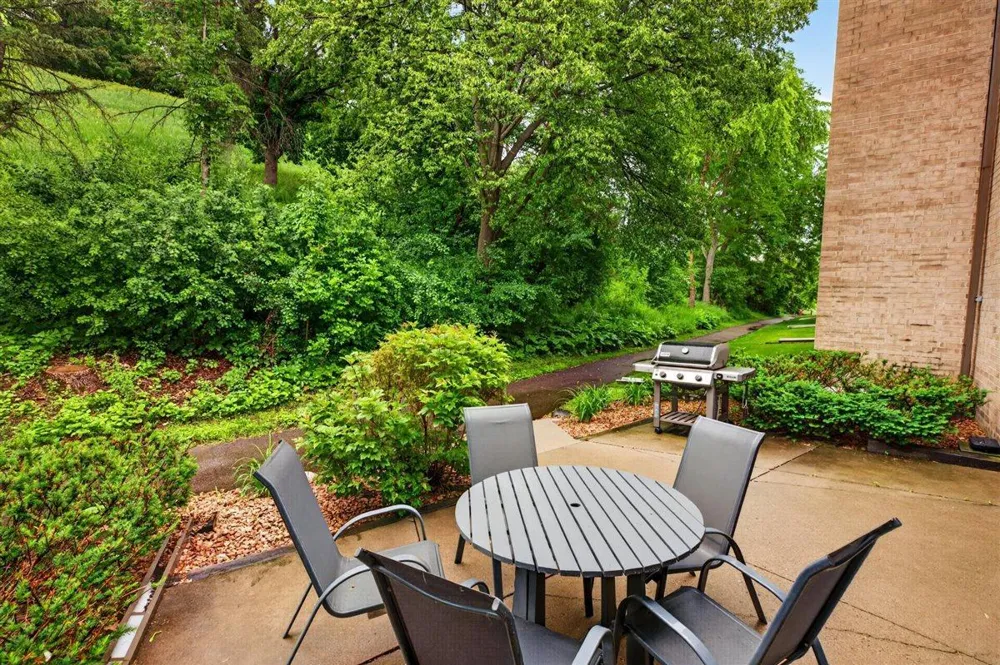 5643 Green Circle Drive #108 Minnetonka, MN 55343