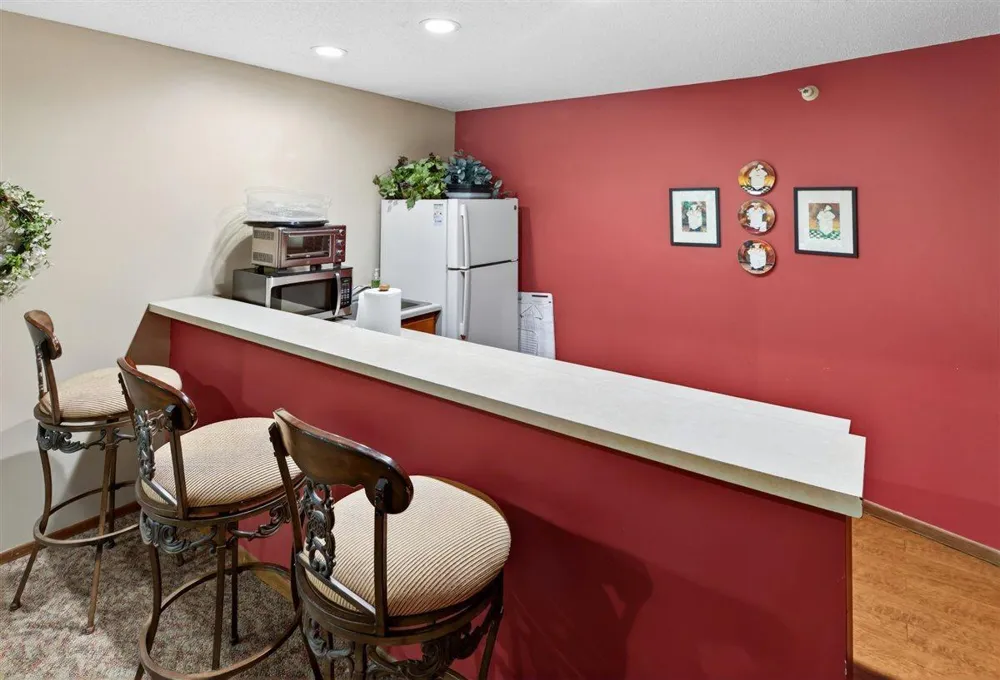 5643 Green Circle Drive #108 Minnetonka, MN 55343