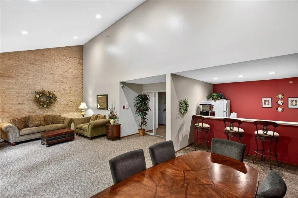 5643 Green Circle Drive #108 Minnetonka, MN 55343