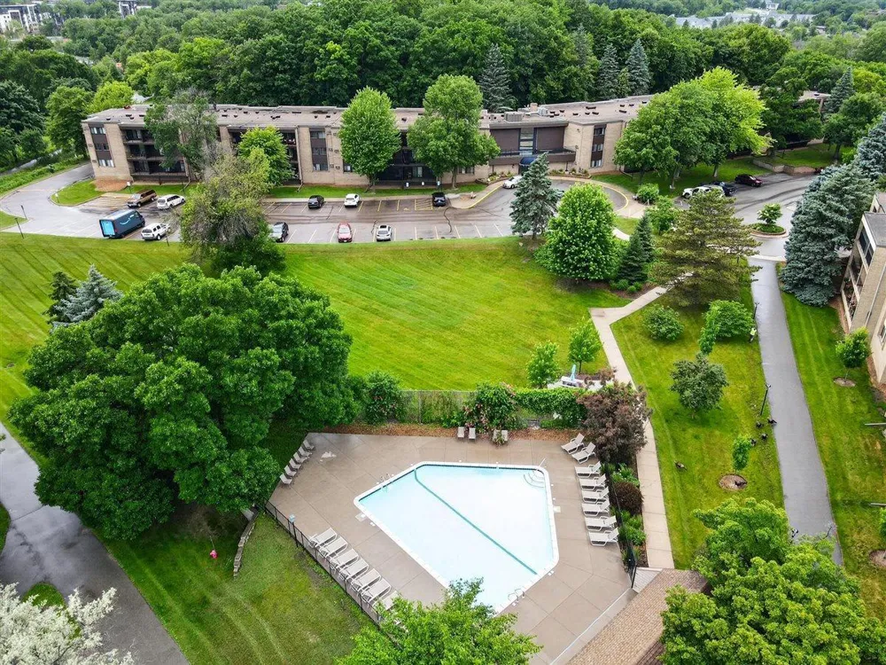 5643 Green Circle Drive #108 Minnetonka, MN 55343