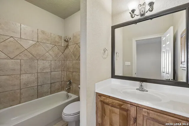 426 Pueblo Pintado Helotes, TX 78023