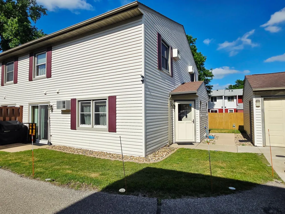 1648 8 1/2 STREET SE Rochester, MN 55904