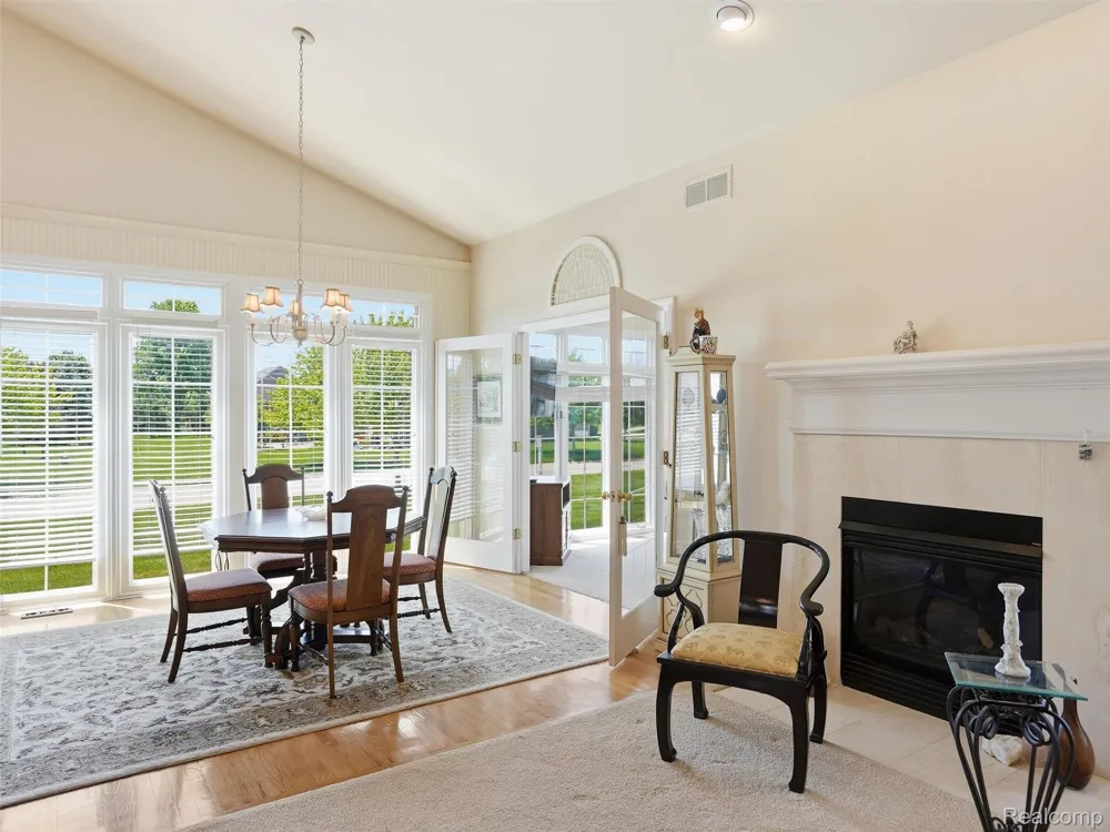 59759 Glacier Ridge Washington Township, MI 48094