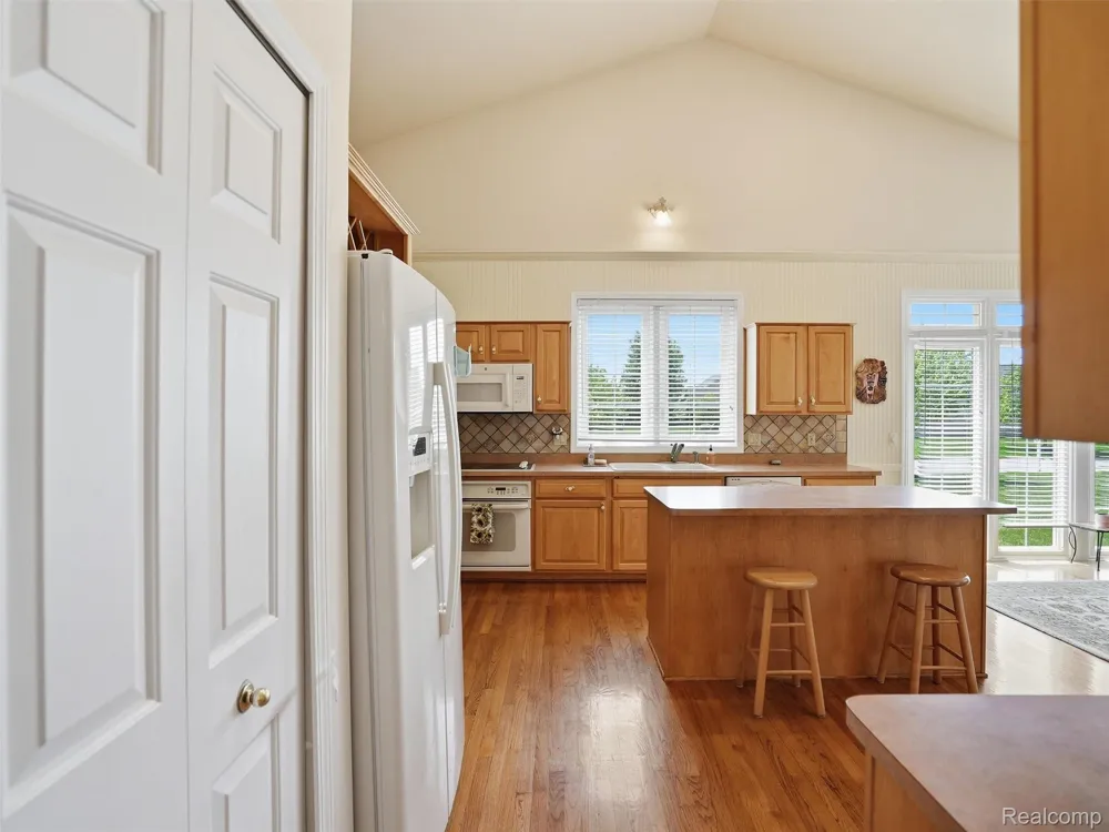 59759 Glacier Ridge Washington Township, MI 48094